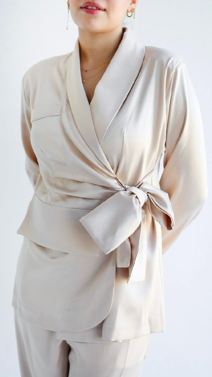 The Bow Suit Champagne