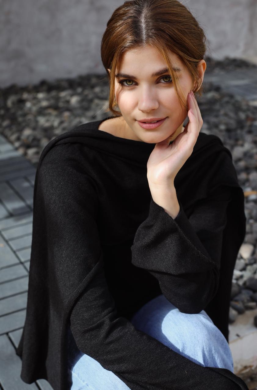 The Knit Duo Black Top
